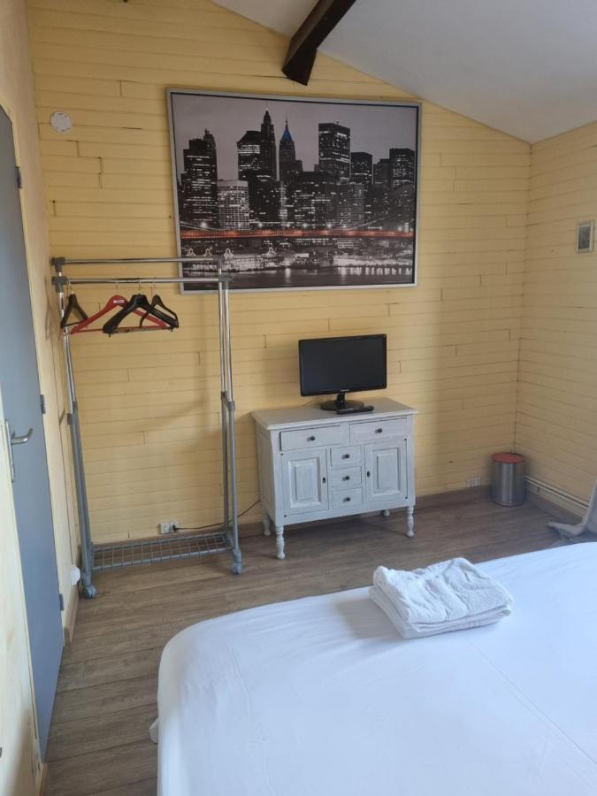 Chambres Individuelles Avec Cuisine Commune Tilloloy 外观 照片