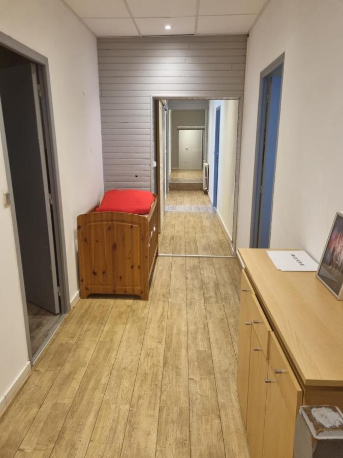 Chambres Individuelles Avec Cuisine Commune Tilloloy 外观 照片