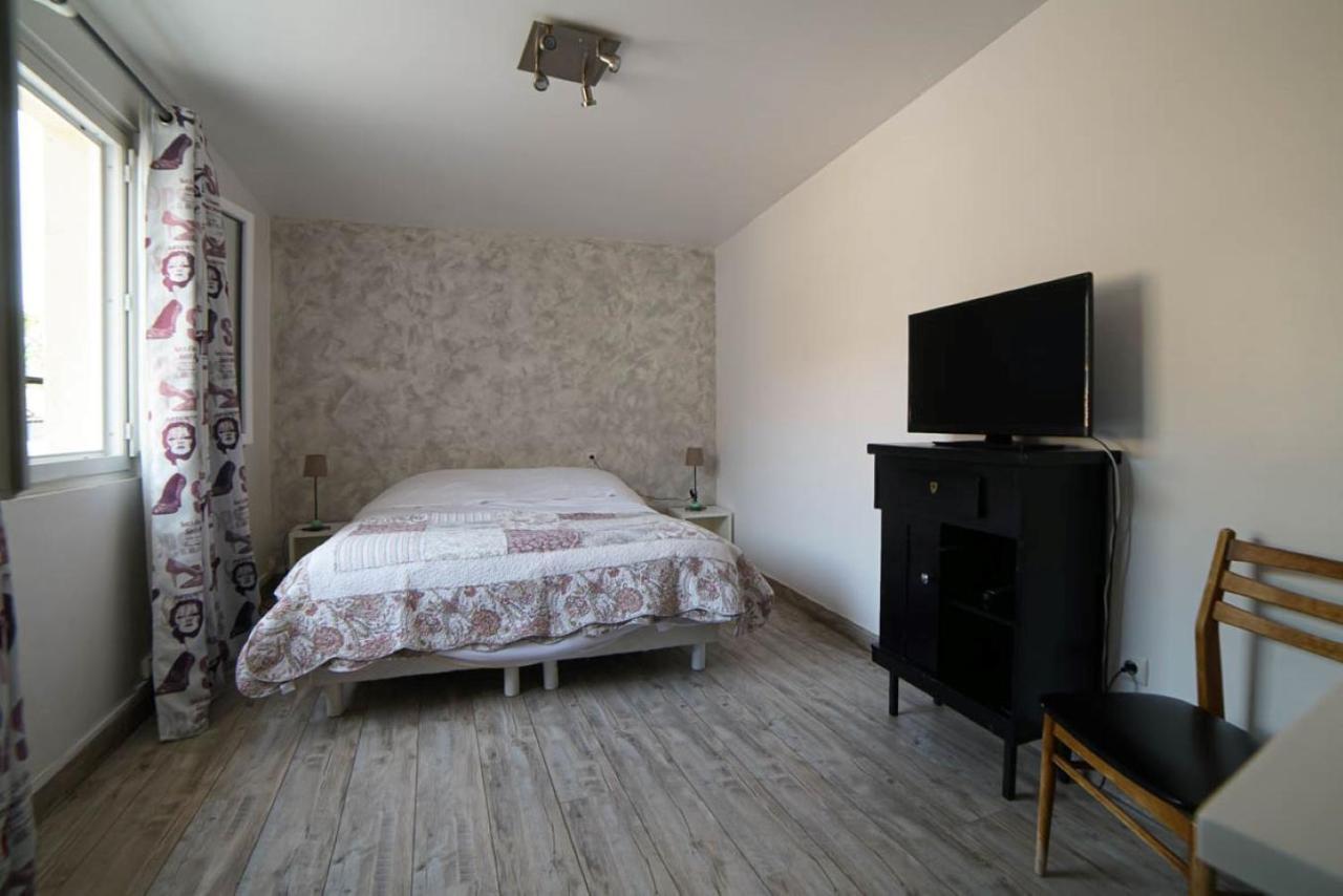 Chambres Individuelles Avec Cuisine Commune Tilloloy 外观 照片